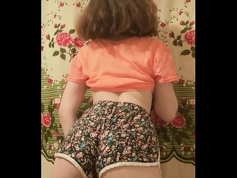 ❤️ دختر جوان سکسی که شورتش را جلوی دوربین در می آورد ❤️❌ فیلم لعنتی در پورنو fa.raceporn.ru ️❤